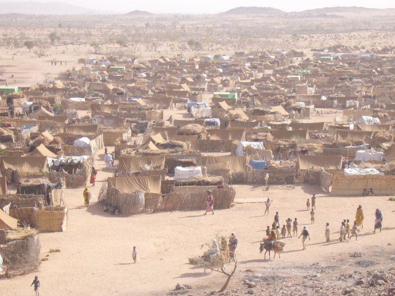 Camp de réfugiés soudanais/darfouris au Tchad Mark Knobil, 2005. (CC-BY-2.0)